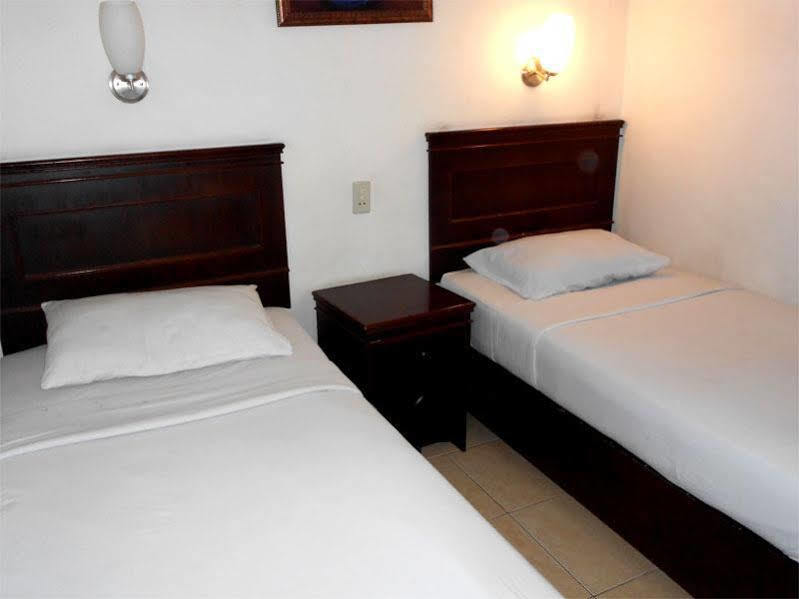 Oyo 1030 Hotel Bumi Asih Μεντάν Εξωτερικό φωτογραφία